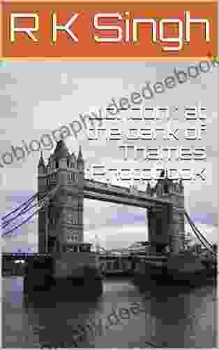 London : At The Bank Of Thames :Photobook